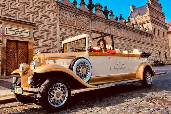 1,5 hour oldtimer convertible Prague sightseeing tour - Petrin Tower and the Eiffel-style look: viewpoints without planning a hike