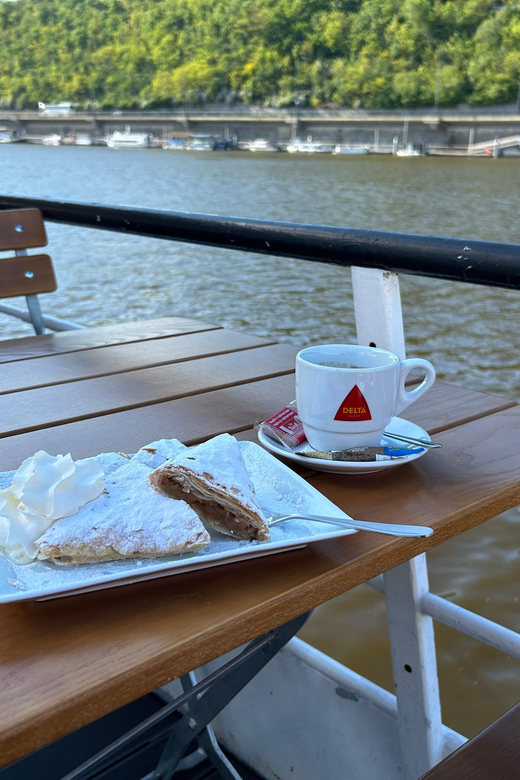 1 hour boat cruise with fragrant coffee and homemade strudel - Should you book this Maria Croon cruise?