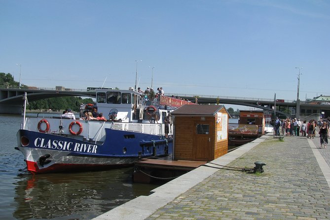 1 hour Prague Panoramic Vltava River sightseeing Cruise - Why This Vltava Cruise Is a Smart Choice for a Busy Day