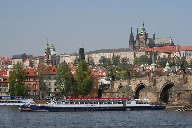 1 hour Prague Panoramic Vltava River sightseeing Cruise - The Route in Real Life: Charles Bridge, Prague Castle, and Kampa Island Views