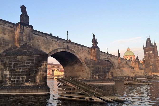 1 hour Prague Panoramic Vltava River sightseeing Cruise - English Commentary and the Audio Guide System (How to Hear It)