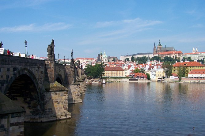 1 hour Prague Panoramic Vltava River sightseeing Cruise - Onboard Food and Drinks: What Is Included and What Costs Extra