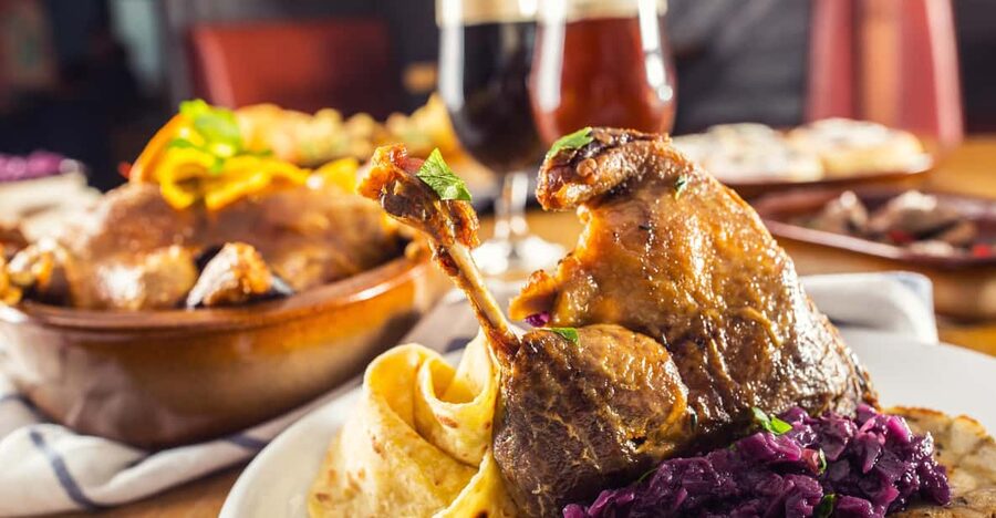 1000 years of history! Evening walking foodie tour - Key things I’d pin on your Prague map