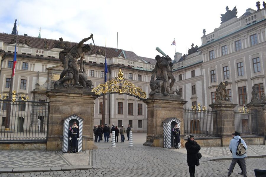 3-Hour Prague Castle & Interiors Tour - St. Vitus Cathedral: Where Prague’s Big Stories Go Vertical