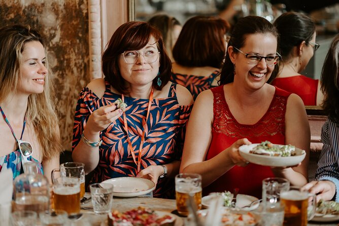 Award-Winning Prague Evening Old Town Food and Drink Tour - Old Town Square hour: where the city becomes a stage