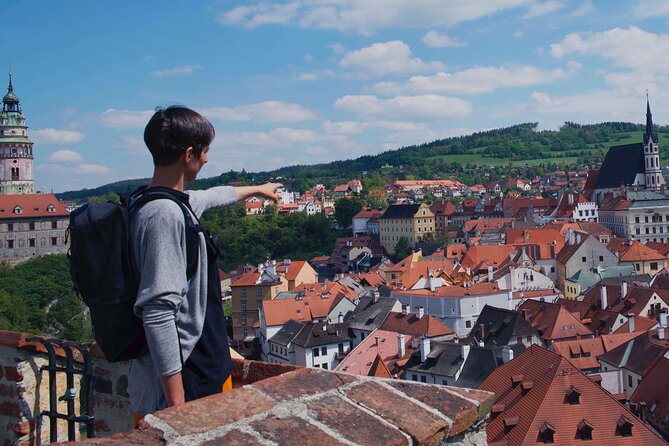 Best of Cesky Krumlov Old Town and Castle Exteriors - Pickup, meet points, and the 2 hour reality check
