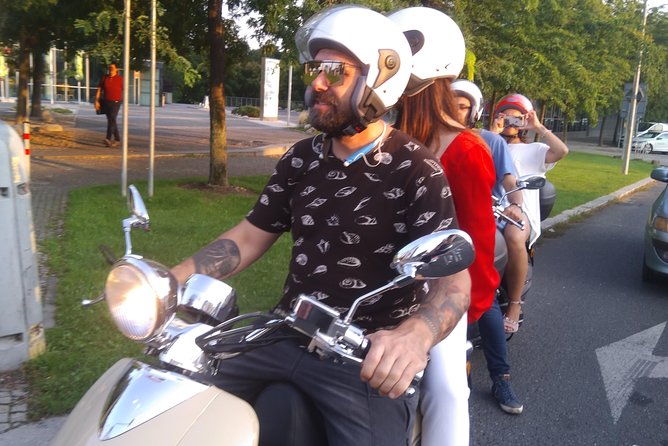 Big scooter tour of Prague, for two (audio guide) - The biggest practical issue: the license and deposit