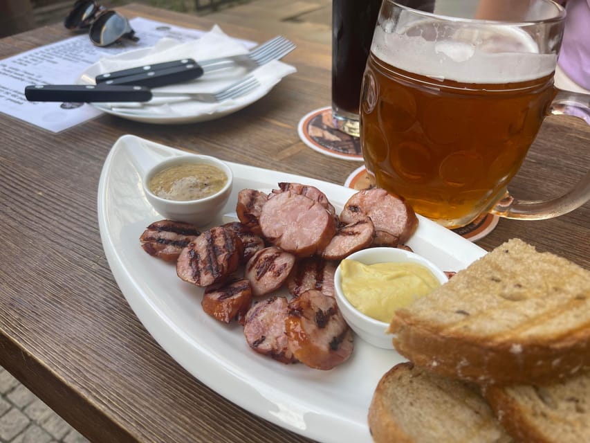 Brno: Food tasting tour in Hidden Gems (Small Groups) - Mercado del Repollo and the Parnassus Fountain Meetup