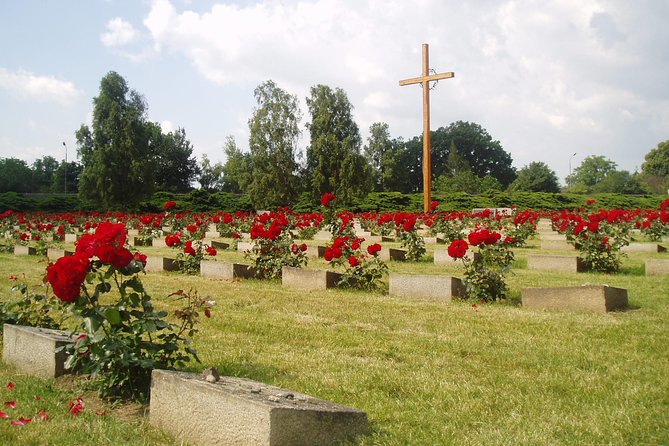 Bus Tour to Terezín from Prague - Meeting Point and Timing: The 5-Hour Rhythm
