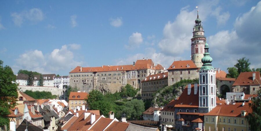 Český Krumlov: 2 Hour Private Walking Tour with Guide - Medieval streets and the story behind the stone