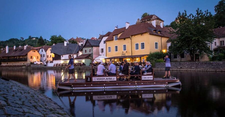 Český Krumlov: Advent Wooden Raft River Cruise - Why a 30-minute Vltava raft cruise makes sense in Český Krumlov