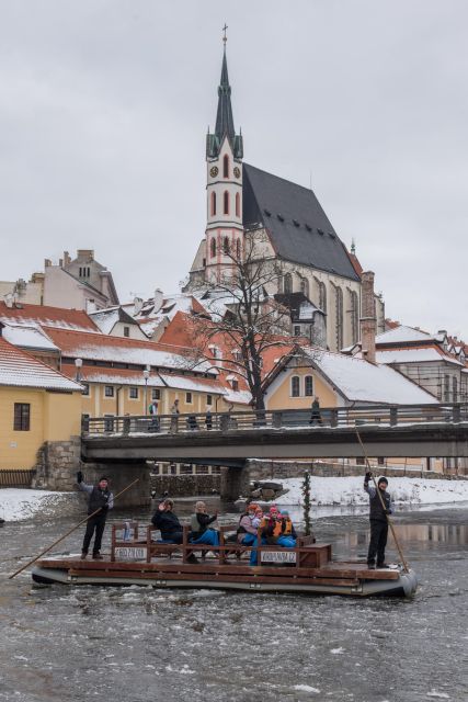 Český Krumlov: Advent Wooden Raft River Cruise - The Voroplavby Museum option after 17:00 during bridge reconstruction