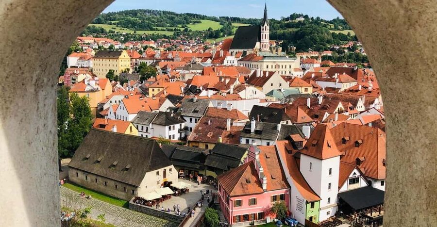 Cesky Krumlov: Insta-Perfect Walk with a Local - Starting at Moldavite Museum, Then Getting Your Photo Game Plan