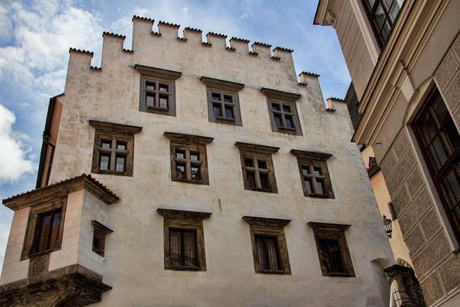 Cesky Krumlov Private day trip from Prague with Lunch and Castle admission - Price and value: what $420.51 per person is buying you