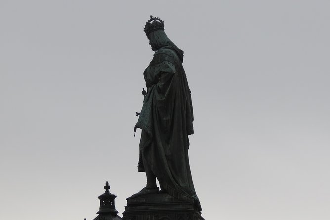 Charles Bridge and Prague Castle Walking Tour - Why This Charles Bridge to Prague Castle Walk Makes Sense
