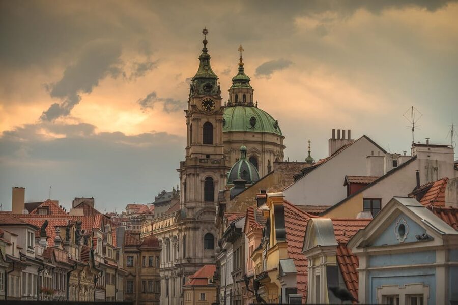 Charles Bridge & Lesser Town Walking Tour - Key things that make this tour work
