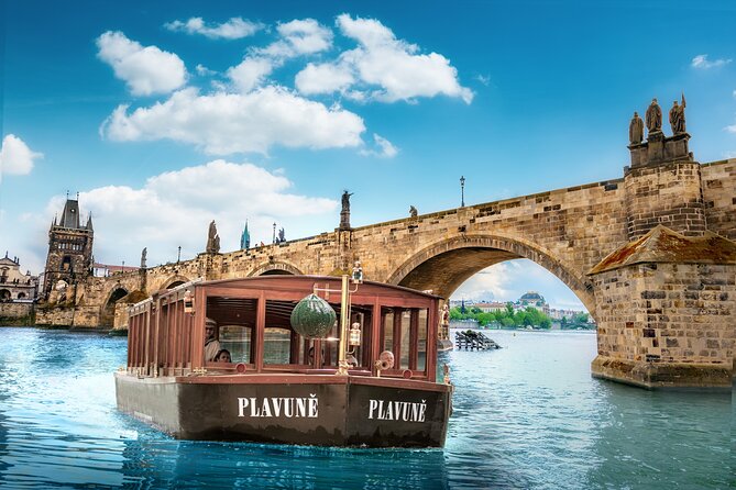 Charles Bridge: River Boat Cruise & Guided Tour ️with PragueWay - Getting oriented near Malá Strana, before the bridge chaos