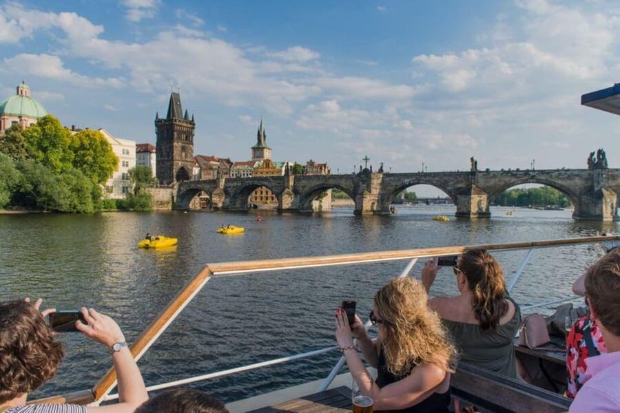 City Sightseeing Prague HOHO Bus, Castle Tour + River Cruise - Bus crowding and capacity: when “hop-on hop-off” turns into “hop-on, maybe”