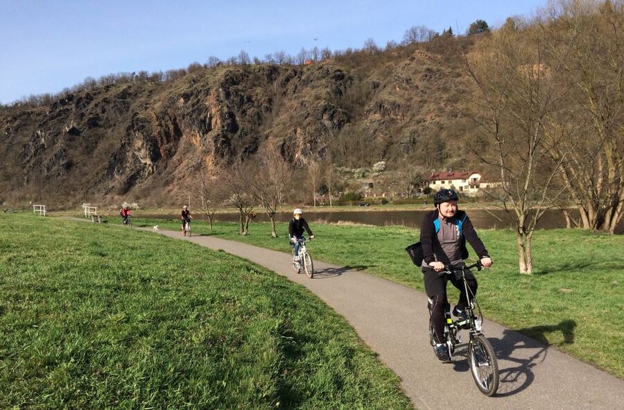 Coutryside e-bike tour to Karlstejn Castle - E-Bike Reality Check: Fit, Weight, and How to Feel Confident