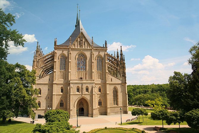 Day Trip to Kutná Hora by train from Prague - Lunch break: plan for your own meal, and don’t lose the schedule