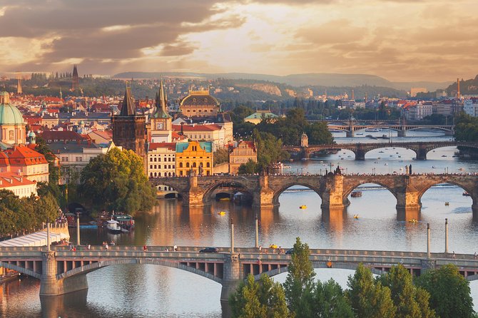 Discover Prague Private Tour - 3 hours - Walking the city vs upgrading to a private car