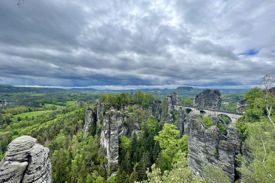 Dresden: Hassle-free trip to Bohemian and Saxon Switzerland - Morning pickup in Dresden, when “on time” actually helps