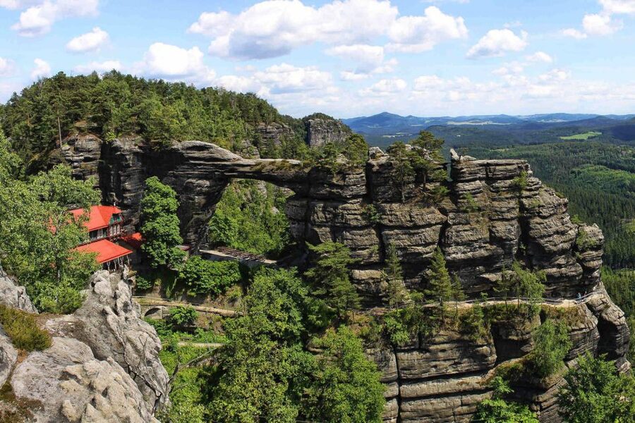 Dresden: Hassle-free trip to Bohemian and Saxon Switzerland - Hiking Tour vs Narnia Tour, pick your flavor of sandstone