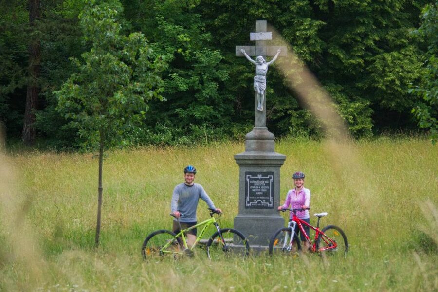 E-Bike Day Trip: Visit a Roman Castle and Taste Craft Beer - Guide quality makes a big difference, and this one has standouts