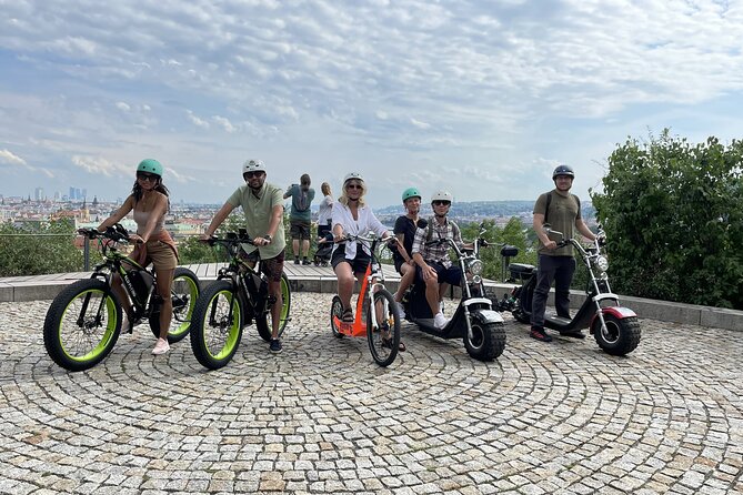 E-Bike, E-Scooter Viewpoint Fun Tour - Getting set up: helmets, test-drive, and free coffee before you roll