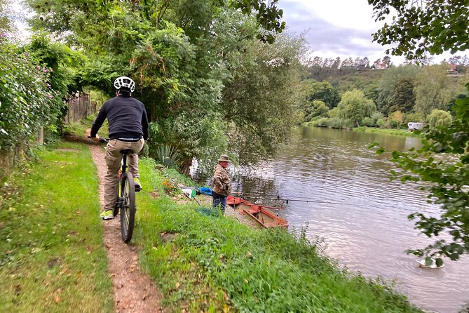E-Bike Full-Day Trip From Prague:The Mighty Karlstejn Castle - Getting back to Prague: train ride with your bike left at Karlštejn