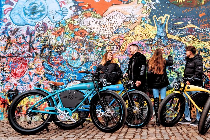 E-BIKE TOUR: 10 Must-See Landmarks & Viewpoints in Prague 1-8per. - Prague Castle complex: a fast overview that still feels big