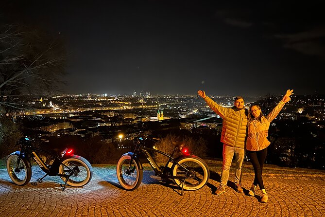 Ebike tour in Prague - Express Tour - Along the river to Charles Bridge, with guidance you can actually use