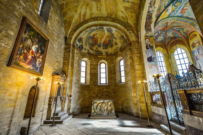 Explore the Historic Prague Castle: Private Half-Day Walking Tour - Stop 3: Old Royal Palace, Gothic and Renaissance Mix (Ticket Not Included)