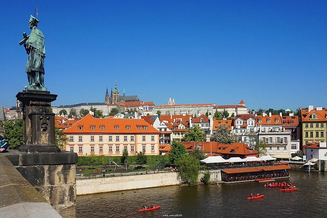 Explore the Historic Prague Castle: Private Half-Day Walking Tour - Getting There Starts at the Masaryk Statue, Then You Climb with Purpose