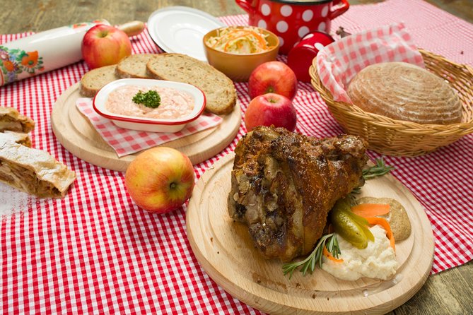 Folklore Dinner with Unlimited Drinks 4course Menu - Menus for Real Diet Needs: Halal, Semi-Kosher, Fish, Vegetarian