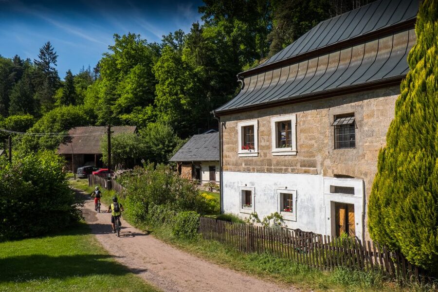 From Prague: E-Mountain Biking Trip to the Bohemian Paradise - Who this e-bike tour suits best, and who might feel underprepared