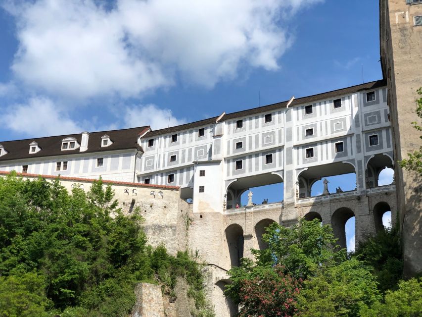 From Prague: Full-Day Český Krumlov Tour with Lunch - Lunch and break time: what changes in winter vs summer