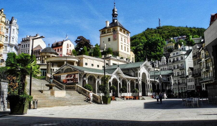 From Prague: Karlovy Vary Full-Day Tour - Getting back to Prague: plan for the full-day rhythm