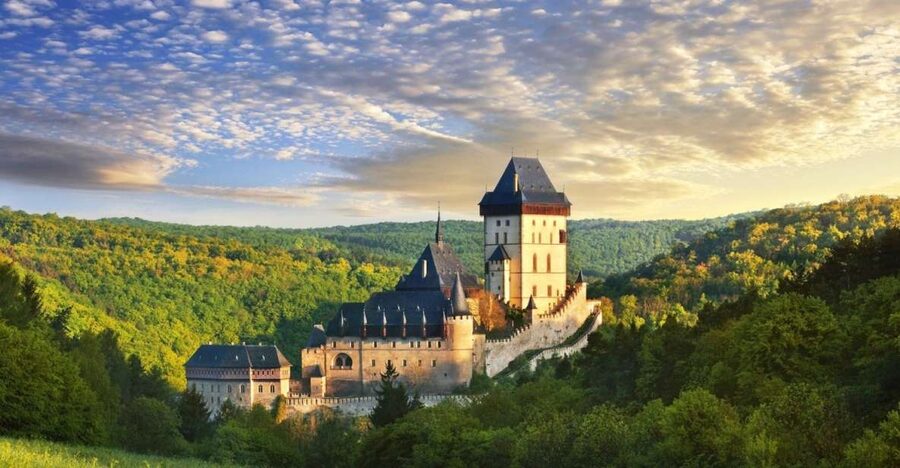 From Prague: Karlštejn Castle & Koněprusy Caves Tour - Guides make or break day trips, and this one leans on great storytelling