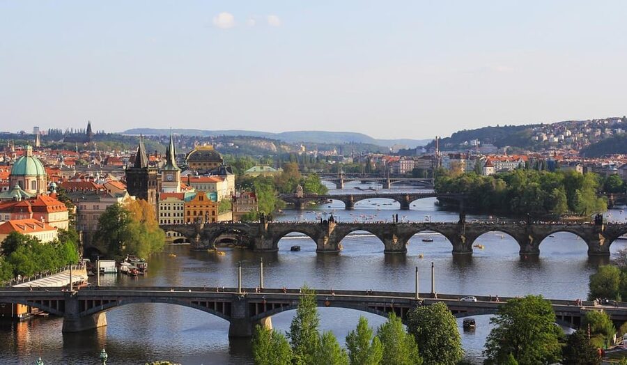 From Prague: Kutna Hora private Day Tour by car - Kutná Hora UNESCO stops: Gothic churches and Baroque Gothic you can actually place