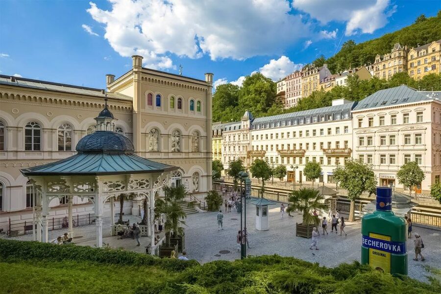From Prague: One day trip to Karlovy Vary - Karlovy Vary in 1 day, why this spa town is so famous