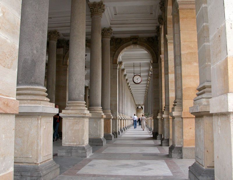 From Prague: Private Karlovy Vary & Crystal Factory Tour - Becherovka museum on weekends: a smart alternative to Moser