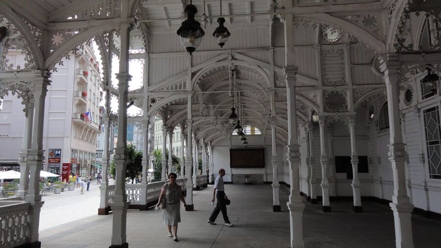 From Prague: Private Karlovy Vary & Crystal Factory Tour - How the Karlovy Vary walking tour helps you spot the real sights