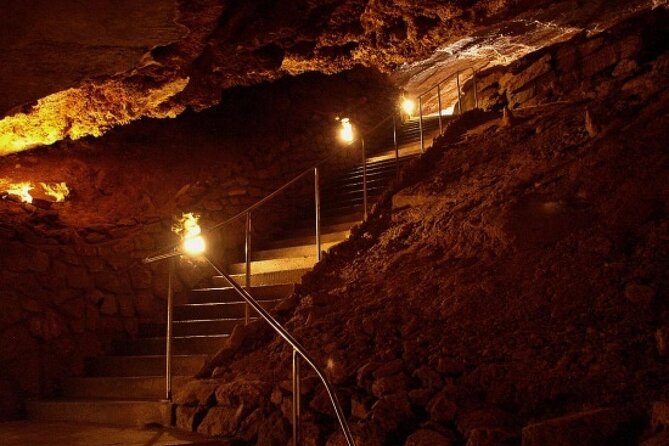 From Prague: Small-Group Karlstejn Castle & Koneprusy Caves Trip - Lom Velká Amerika, the Czech Grand Canyon look, and photo-friendly timing