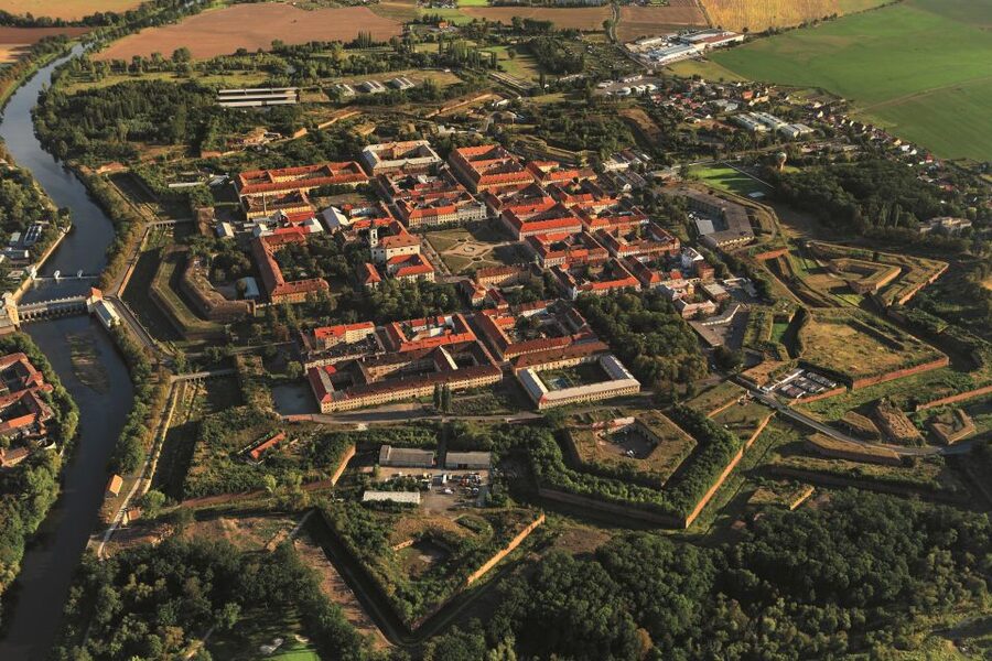 From Prague: Terezín and Ghetto Museum Guided Tour - Key things that make this tour work
