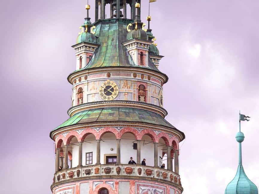 From Prague to the fabulous Cesky Krumlov:fullday experience - UNESCO Český Krumlov Old Town: where the Vltava bends your route