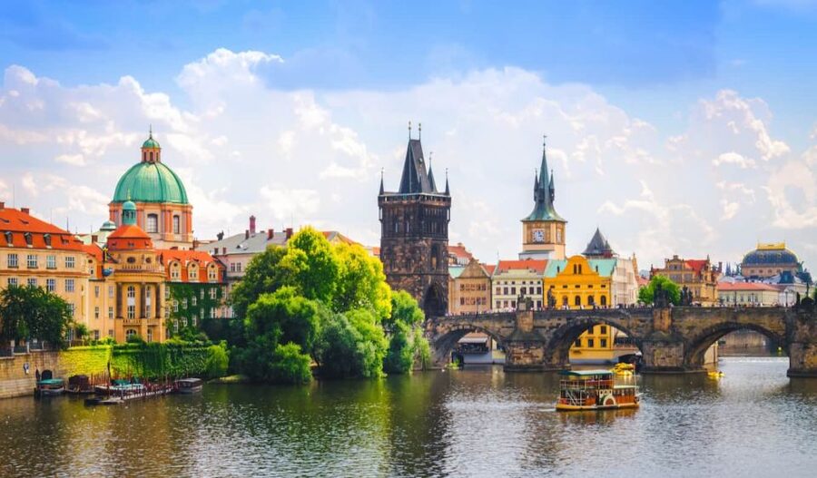Full-Day Private Trip from Vienna to Prague - Vienna Hotel Pickup to the 4-Hour Drive Into Prague