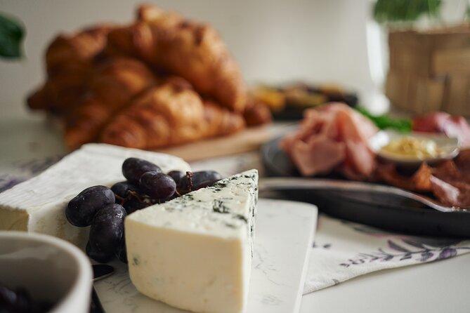 Gourmet Brunch with Chef: Unlimited Drinks & Stunning River Views - The 2-hour flow: what to expect from the timing