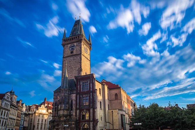 Johnny's Prague Photography Tour - Stop 1: Staroměstské náměstí, Týn Church, and clock-tower angles