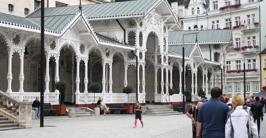 Karlovy Vary excursion - Spa I and the colonnades: your guided timeline of the spa town